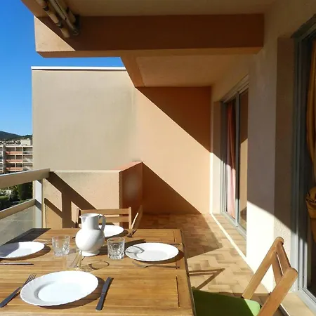 2p Avec Terrasse, Piscine Et Tennis - Acces Direct Plage, Ideal Familles - Fr-1-251-812 Apartment Bormes-les-Mimosas